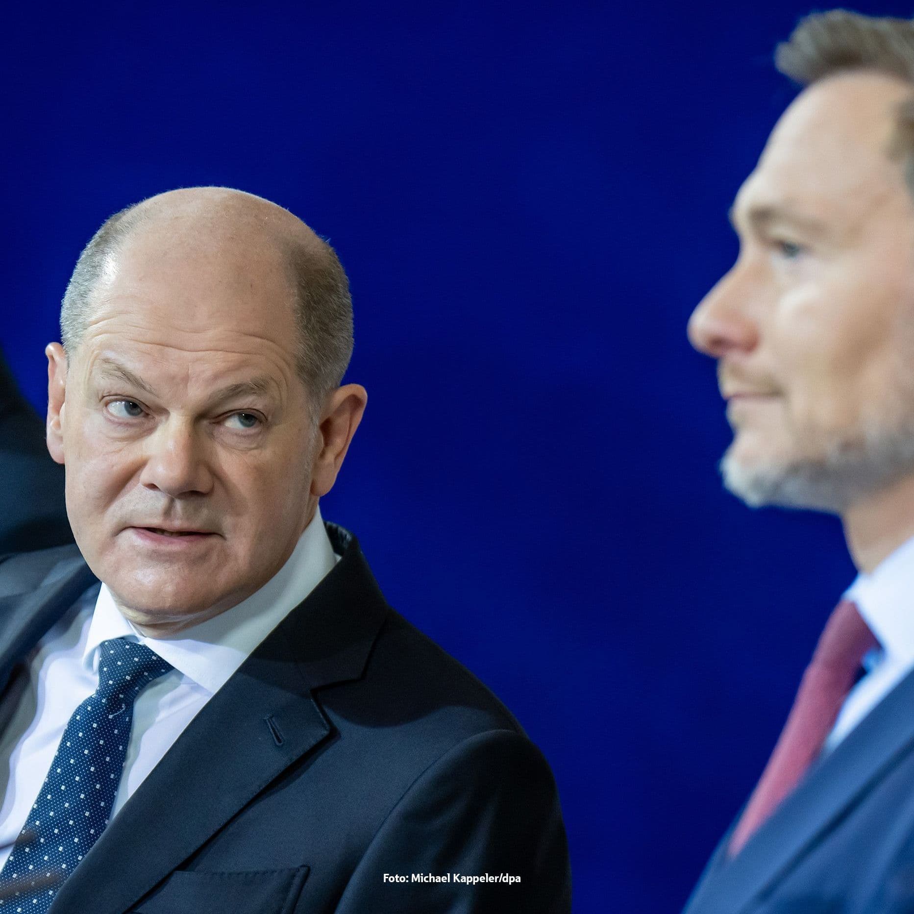 Scholz, Habeck und Lindner unterhalten sich