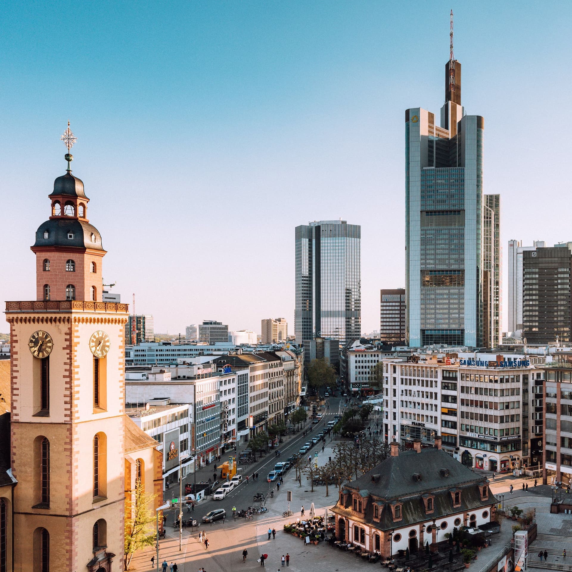 Frankfurter Skyline mit Katharinenkirche, Hauptwache und Bankenviertel