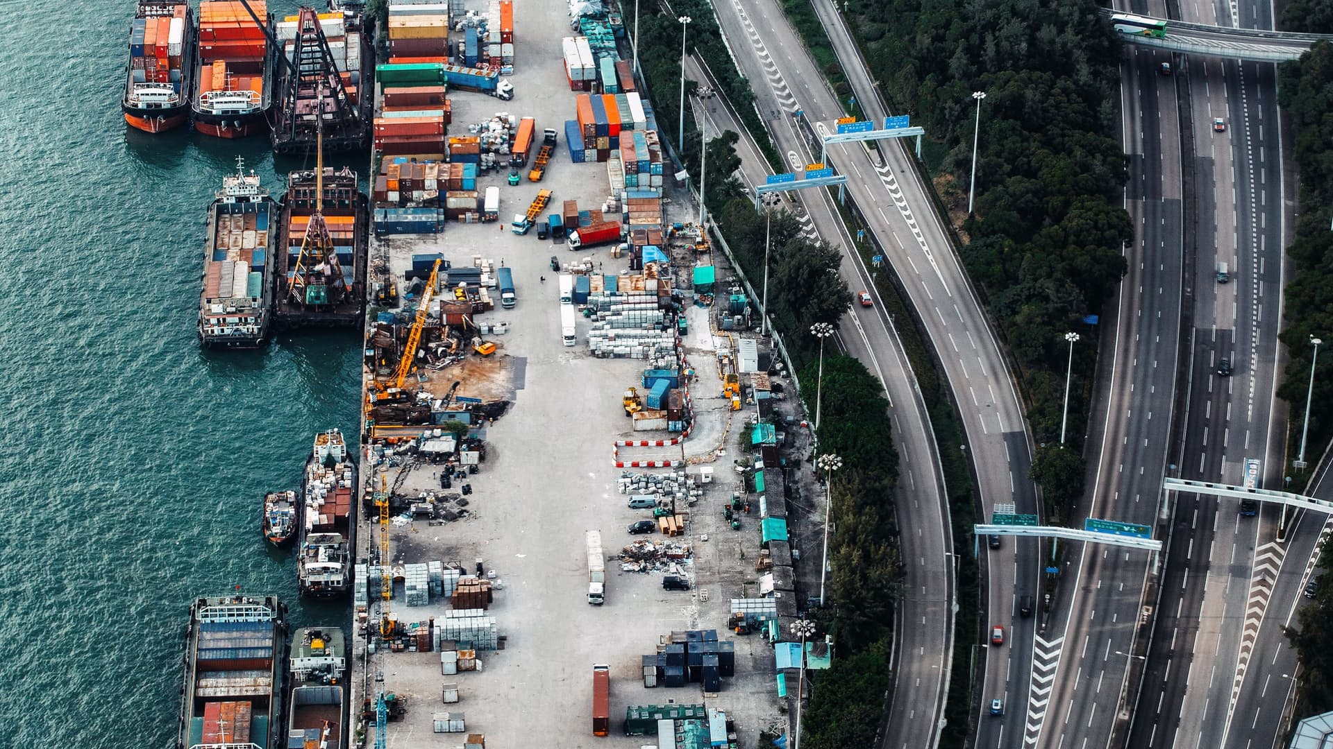 Container-Frachtschiffterminal in Hongkong, China