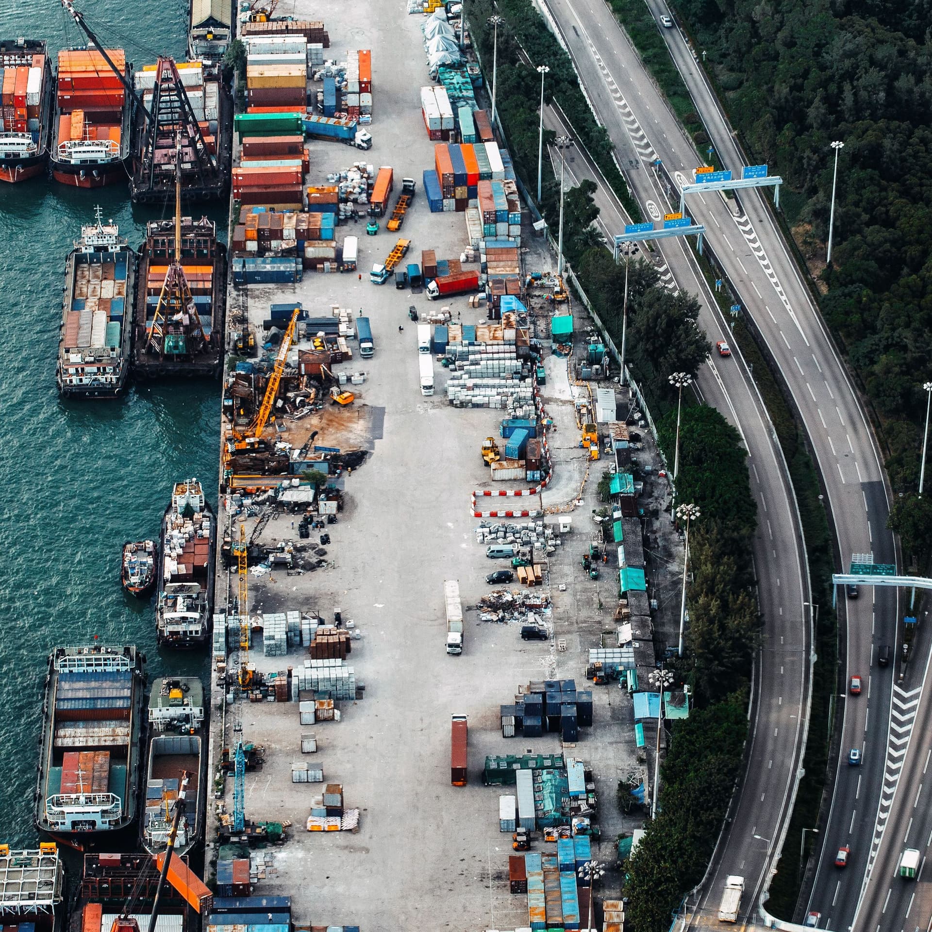 Container-Frachtschiffterminal in Hongkong, China