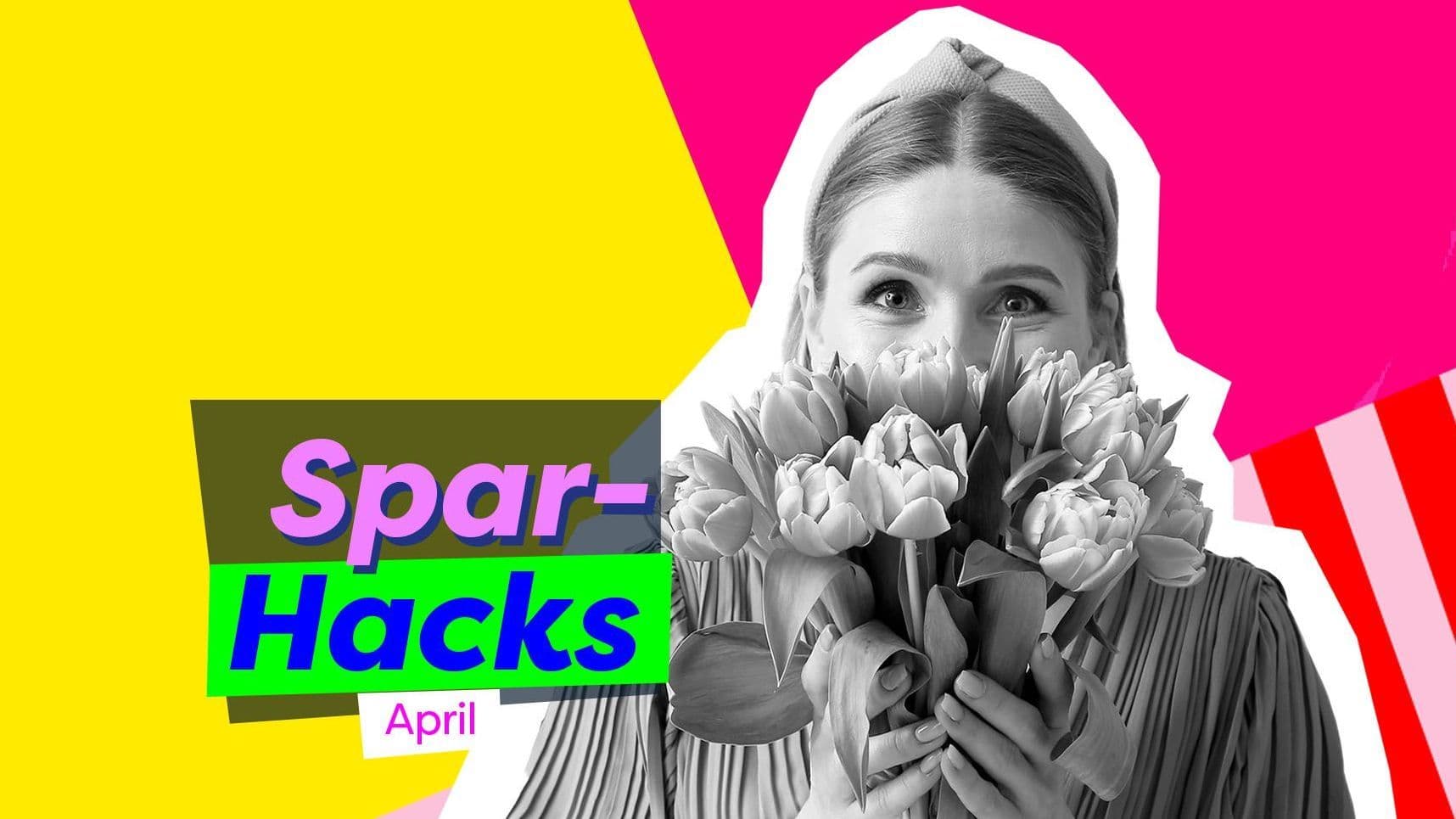 Eine Frau in schwarz-weiß steht vor einem bunten Hintergrund und hält einen Blumenstrauß vor ihr Gesicht. Darüber steht in bunter Schrift Sparhacks April