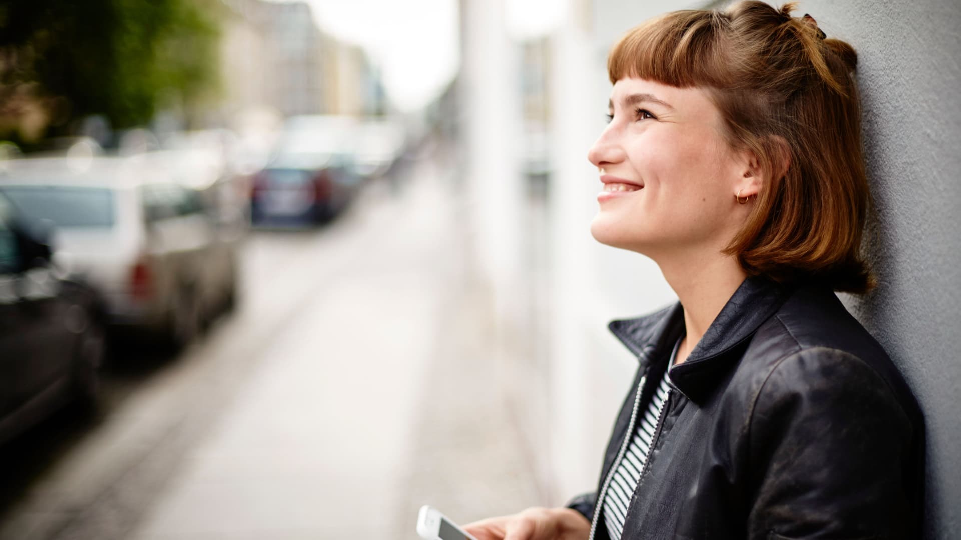 Frau trifft Bankerin zur Finanzberatung