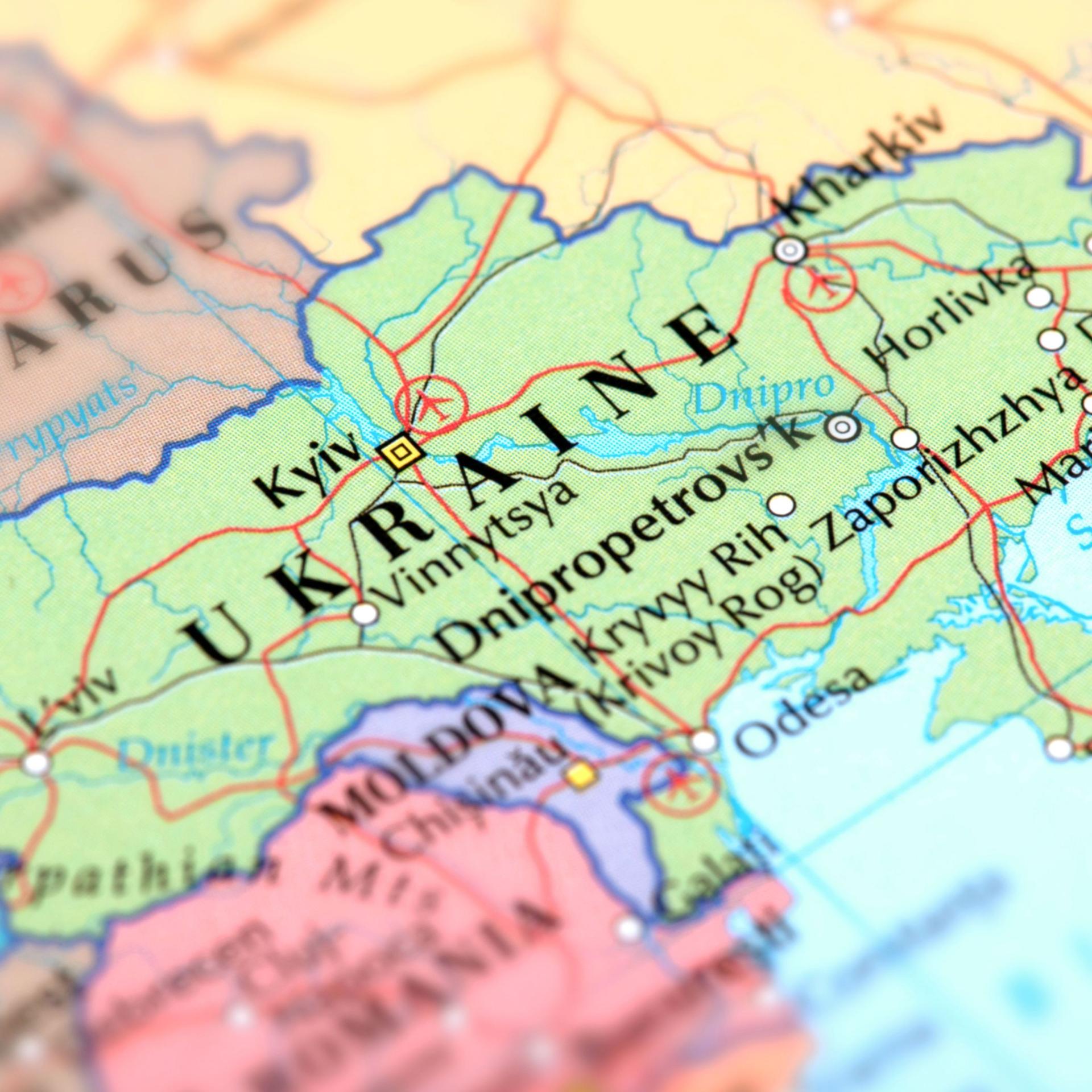 Landkartenausschnitt mit der Ukraine im Fokus.