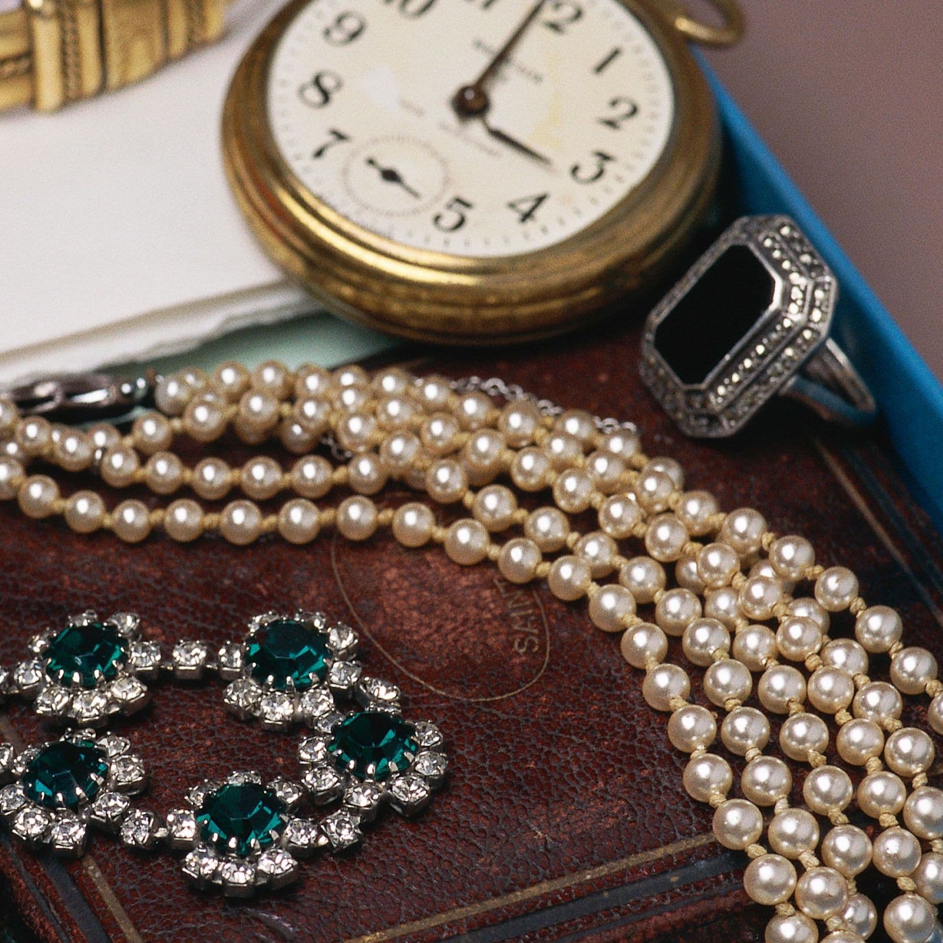 Schließfachschublade mit wertvollen Gegenständen