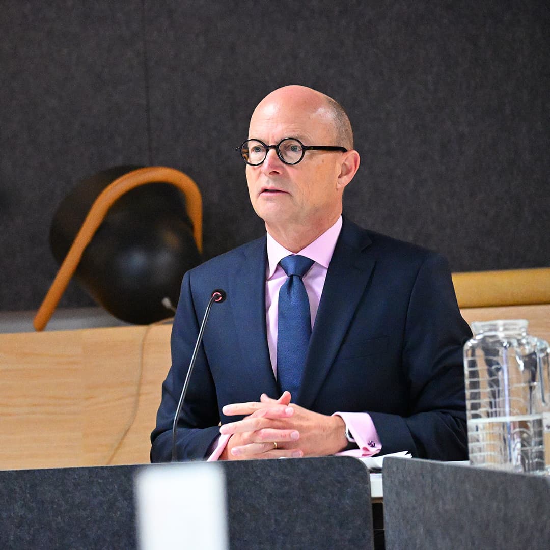 DSGV-Präsident Ulrich Reuter spricht an einem Podium bei der Pressekonferenz Zukunft Mittelstand 2026
