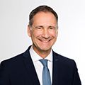 Portrait eines Mannes im Anzug