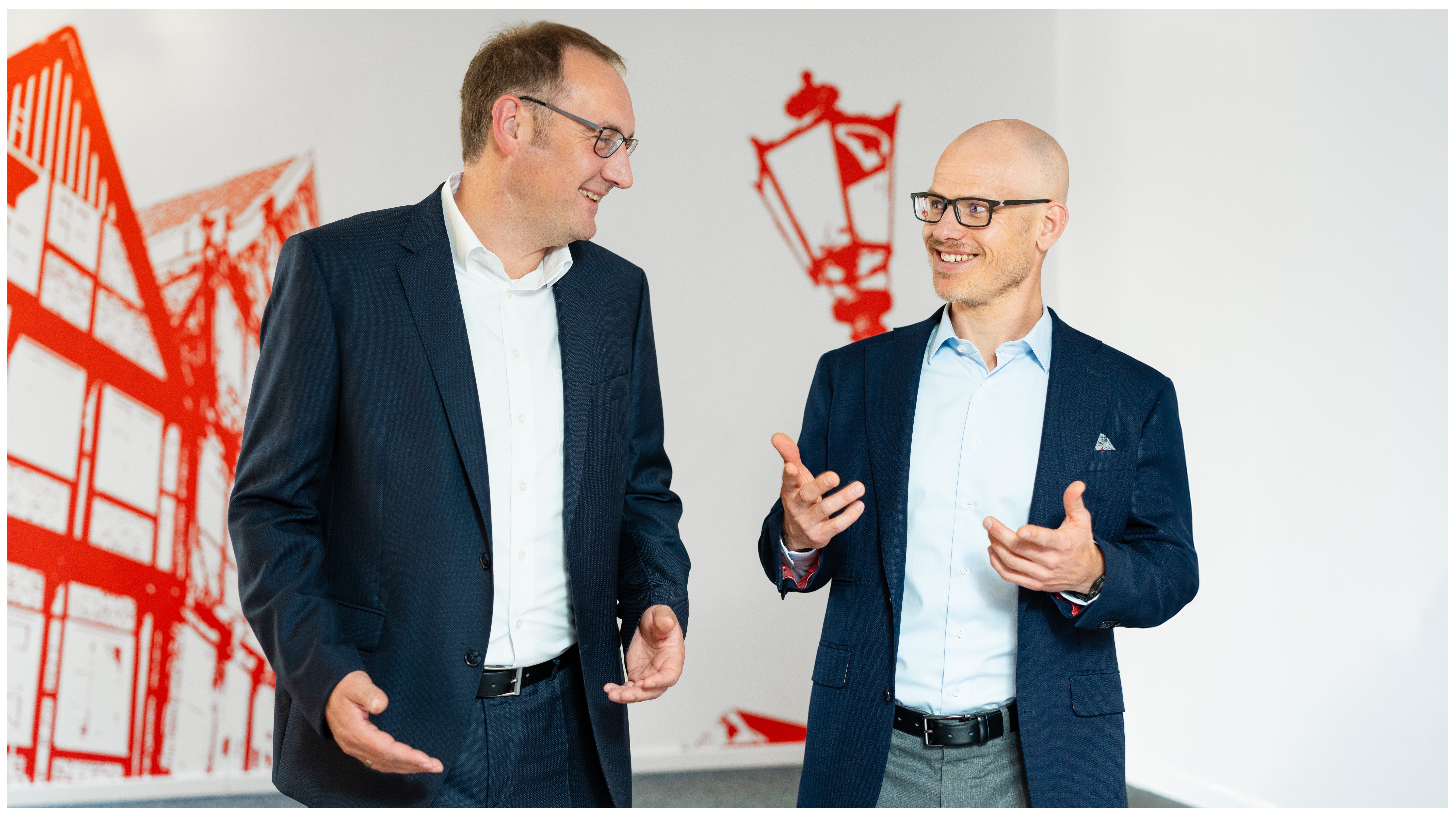 Der Vorstand der Kreissparkasse Stade unterhält sich.