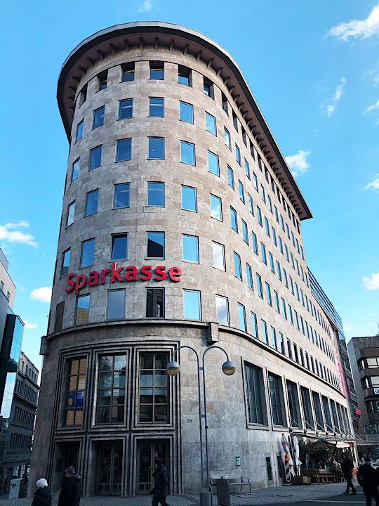 Sparkasse Hauptstelle Dr.-Ruer-Platz