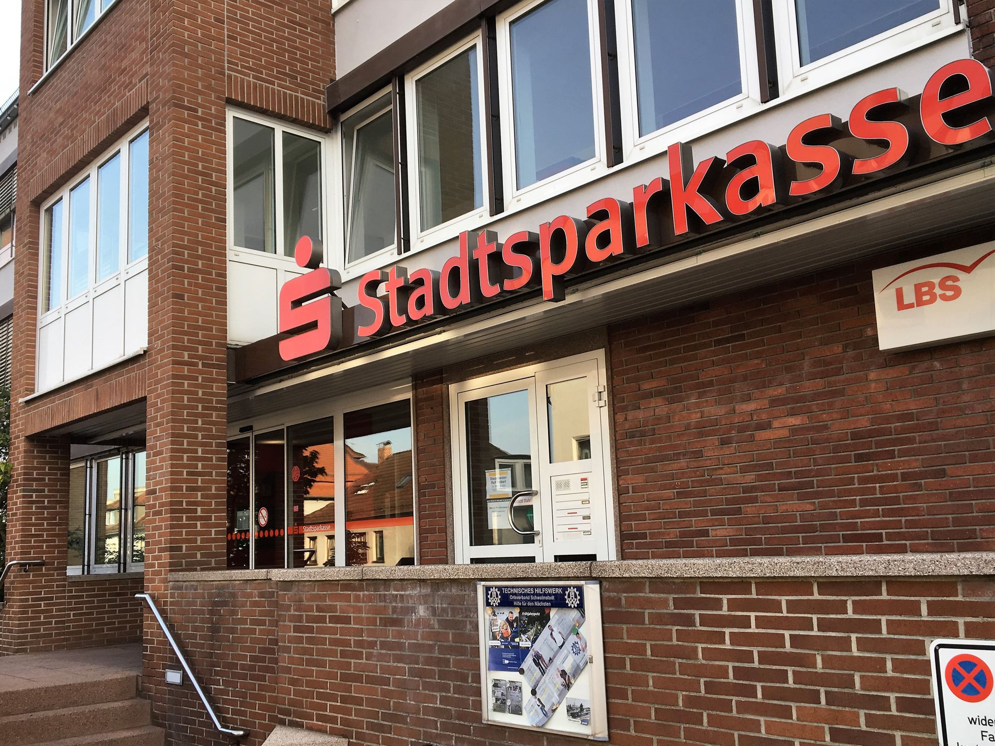 Eingang zum SB-Bereich Hauptstelle