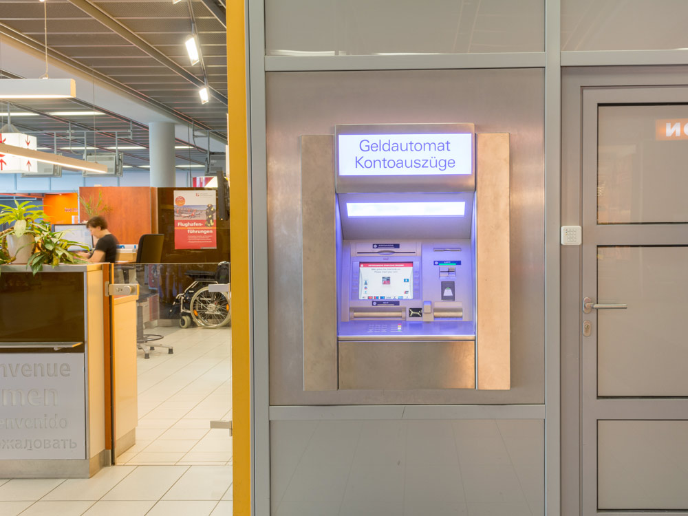 Sparkasse Geldautomat Dresden Am Flughafen