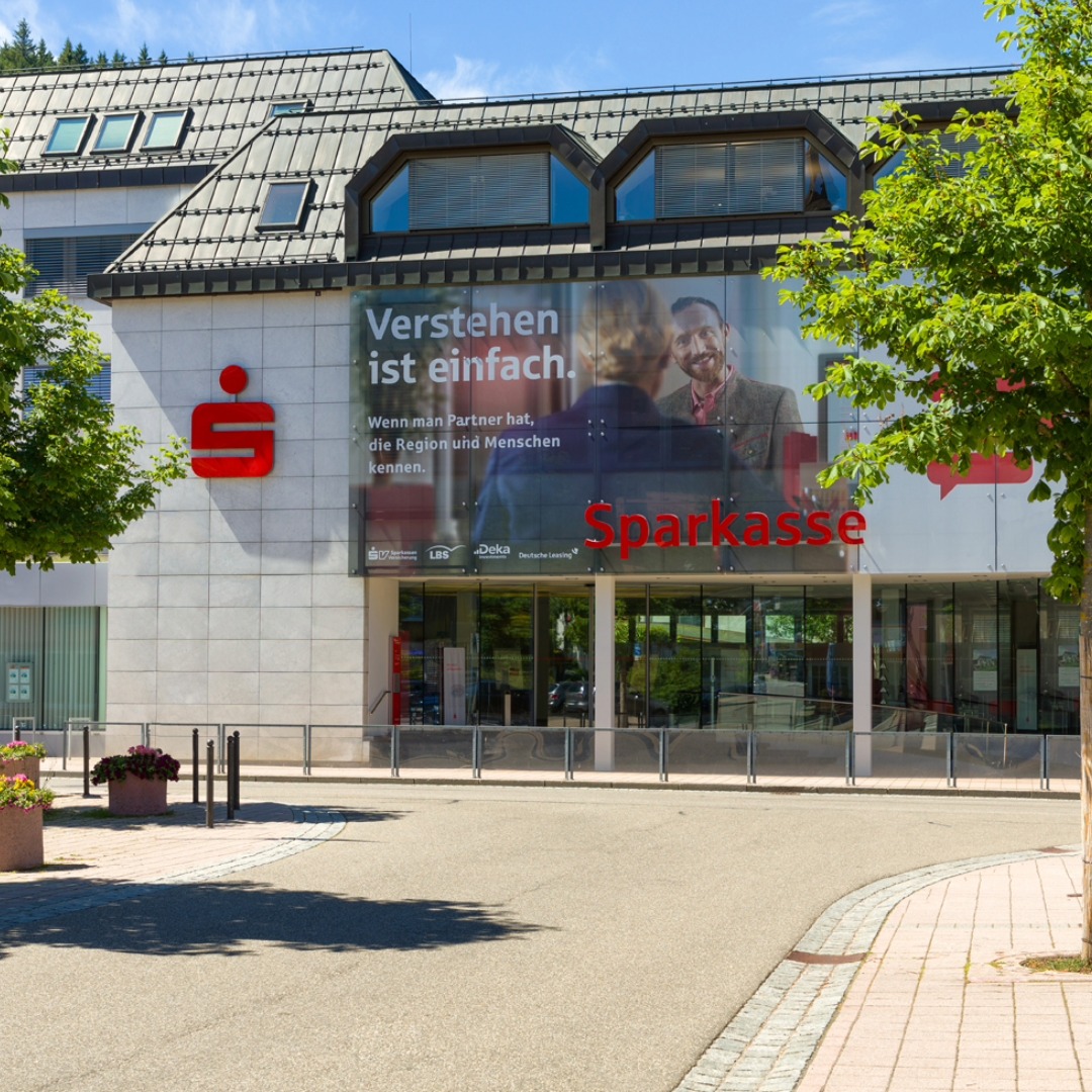 Foto des Geldautomaten Geldautomat mit Einzahlfunktion Am Postplatz