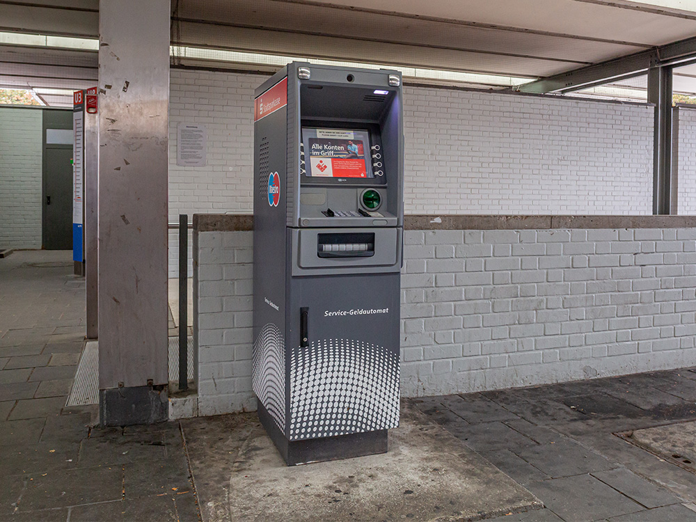 Foto des Geldautomaten Geldautomat Olympiazentrum, Oberfläche, U-Bahn Station