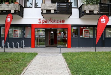 Sparkasse Beratungs-Center Nauheim, Charvieu-Chavagneux-Platz